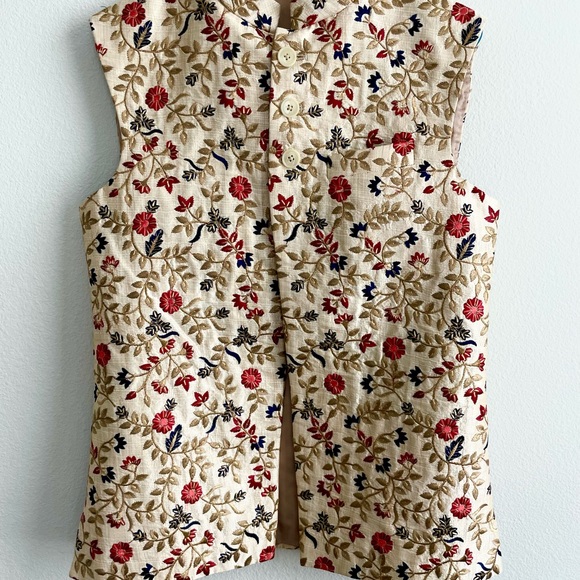 Men’s Beige Waist Coat Nehru Jacket (with Maroon Pocket Square) - Picture 4 of 7